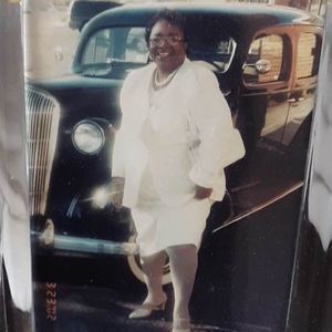 Meet your Posher, Lorraine